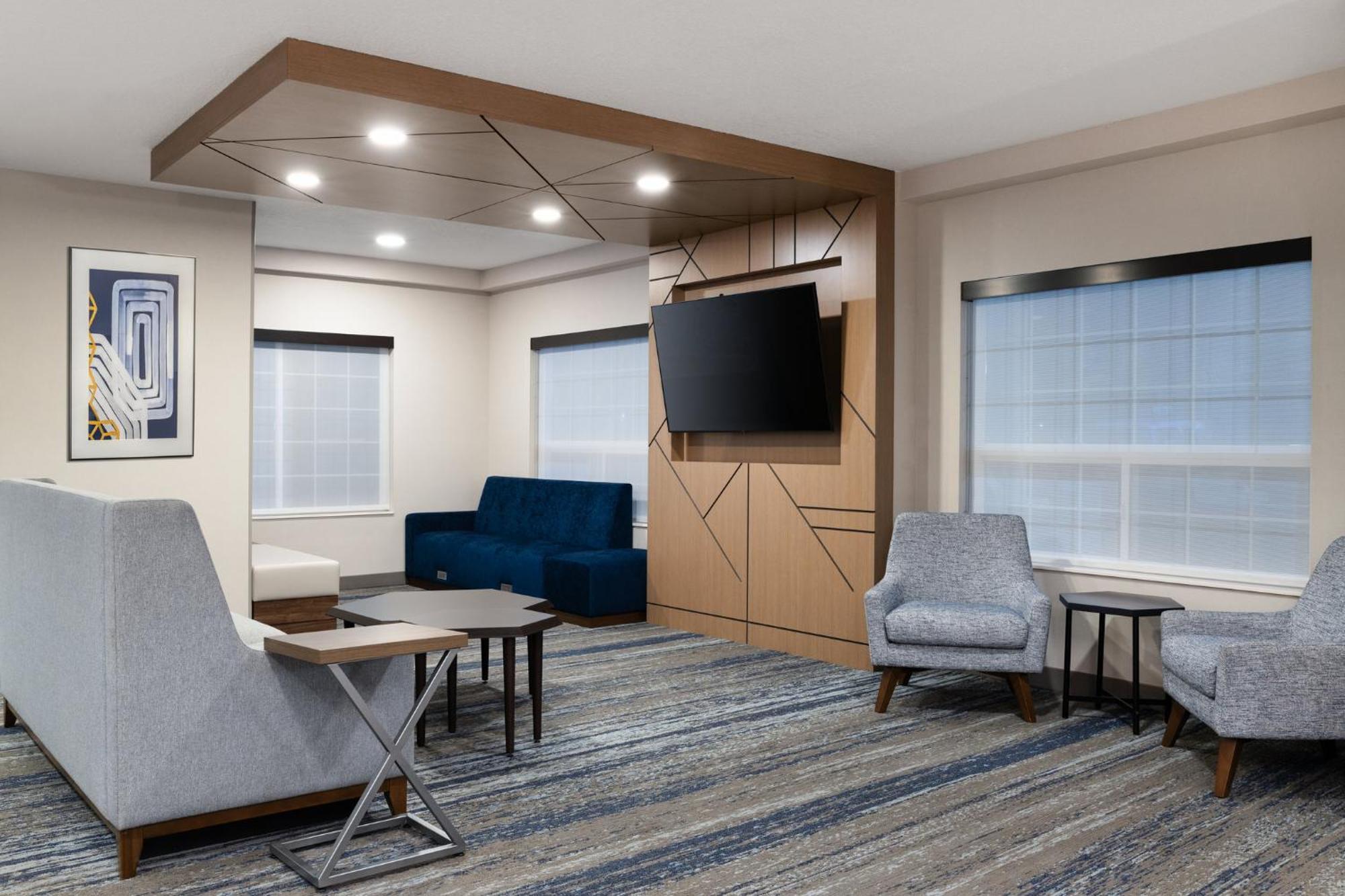Holiday Inn Express Hotel & Suites Portland - Jantzen Beach By Ihg Exterior photo