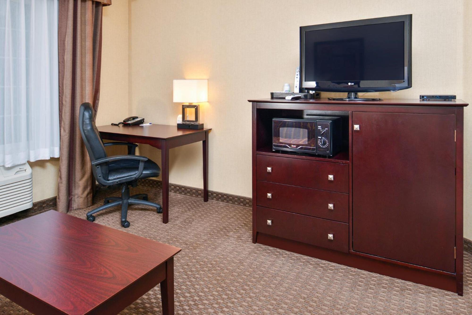 Holiday Inn Express Hotel & Suites Portland - Jantzen Beach By Ihg Exterior photo