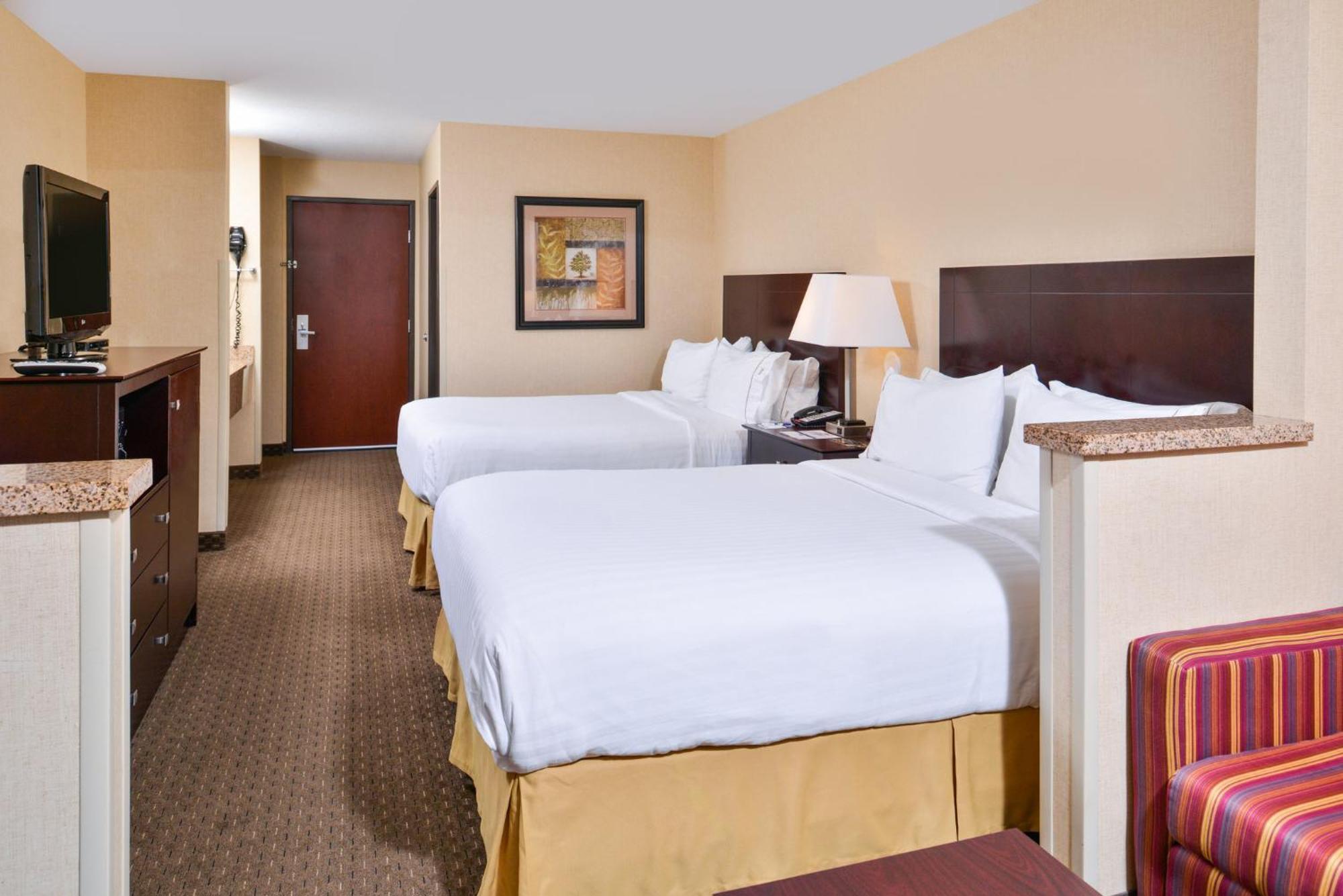 Holiday Inn Express Hotel & Suites Portland - Jantzen Beach By Ihg Exterior photo