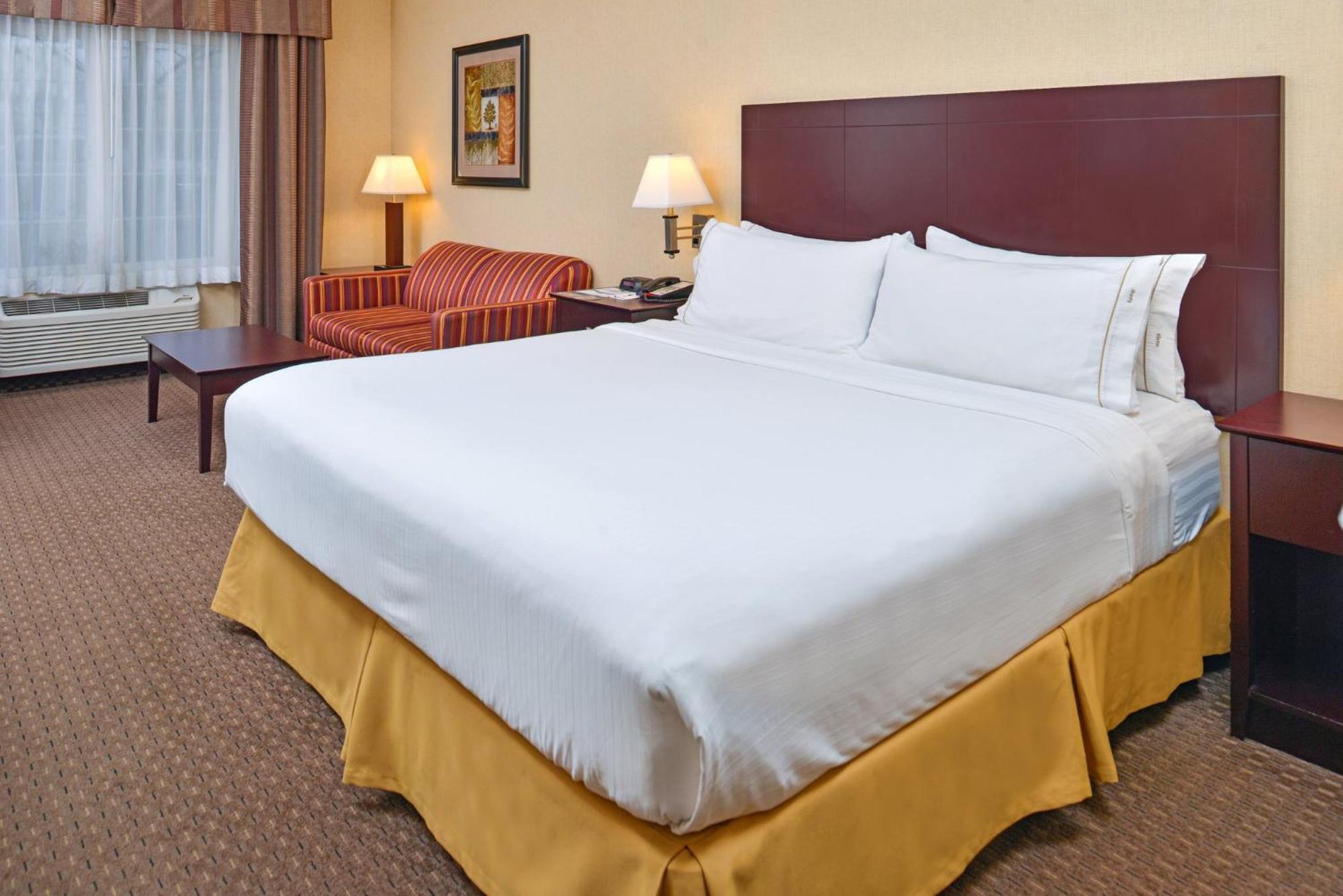 Holiday Inn Express Hotel & Suites Portland - Jantzen Beach By Ihg Exterior photo