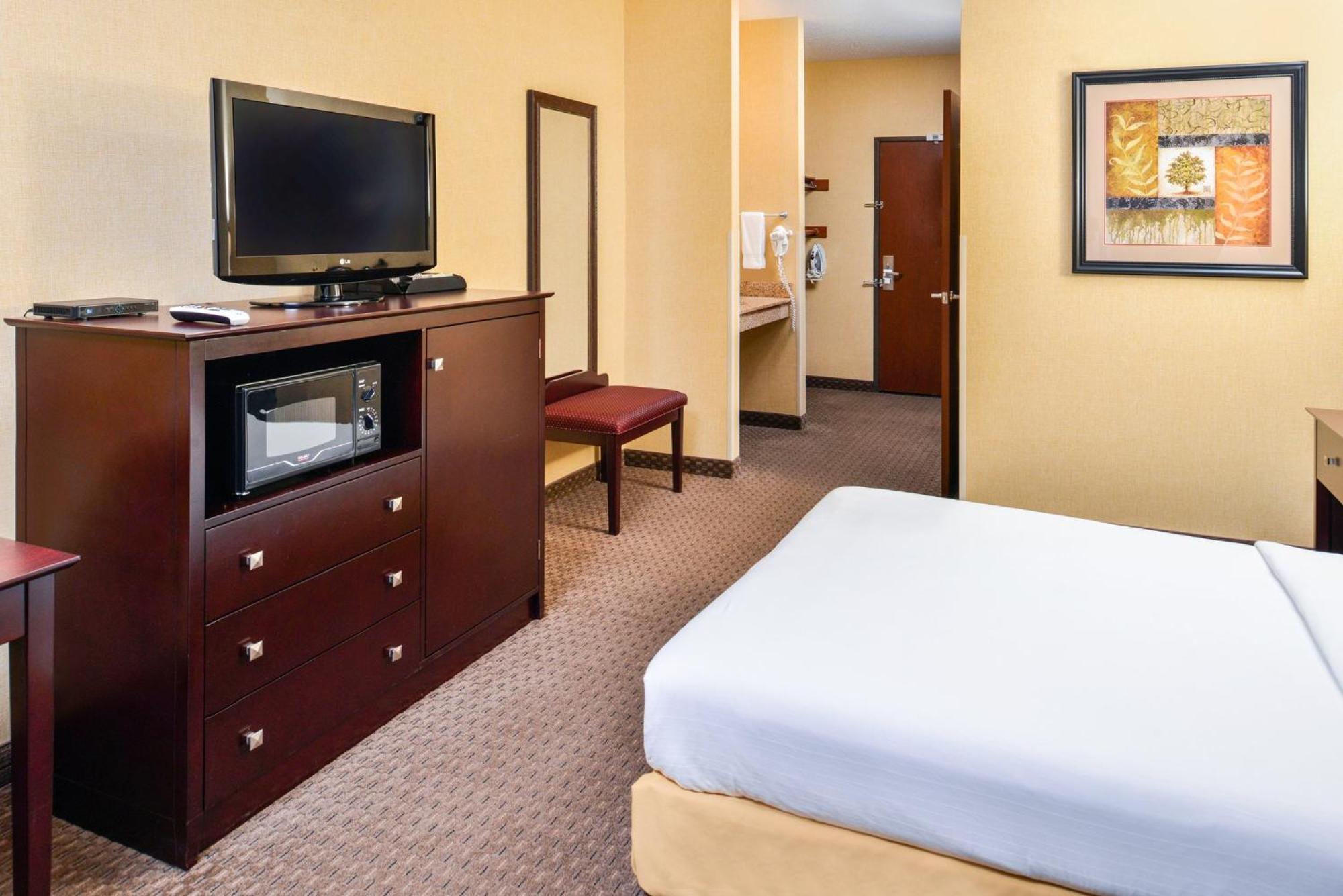 Holiday Inn Express Hotel & Suites Portland - Jantzen Beach By Ihg Exterior photo