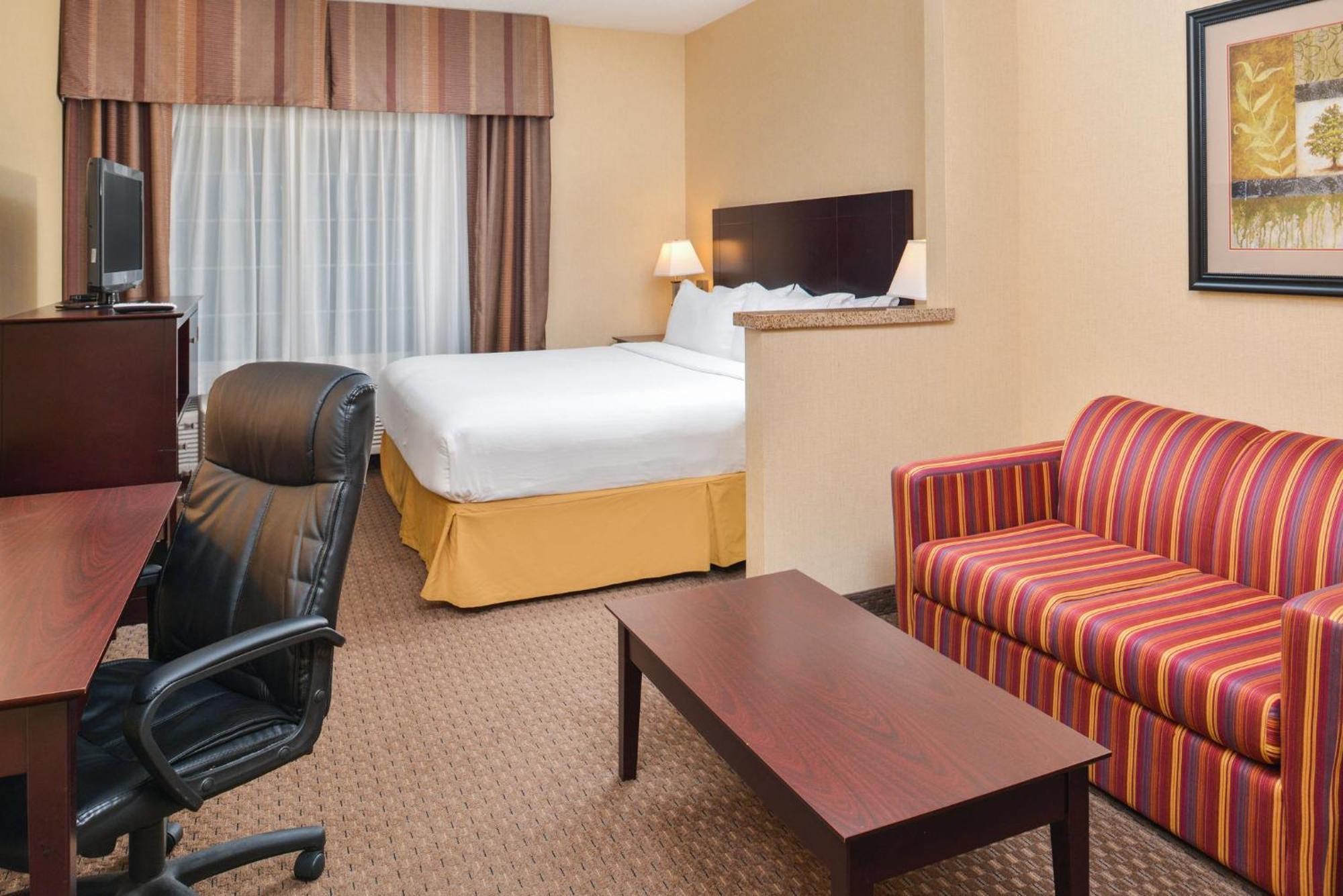 Holiday Inn Express Hotel & Suites Portland - Jantzen Beach By Ihg Exterior photo
